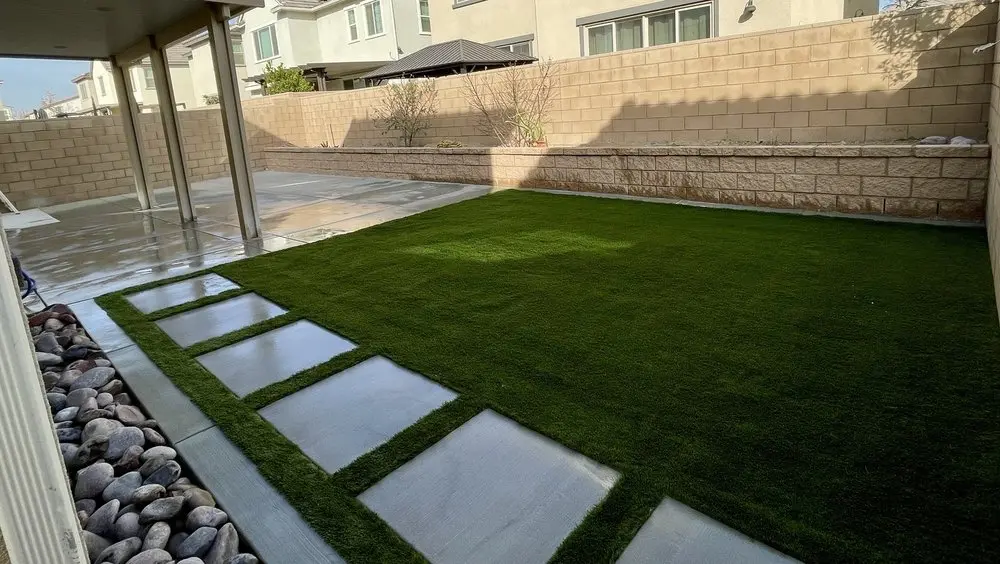Artificial turf and stepping-stone layout