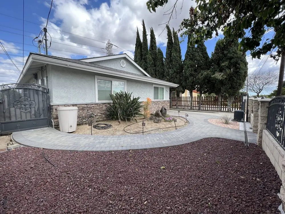 King of Kings low-maintenance landscape project